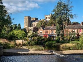 Lovely 4 bedroom Edwardian property on the river